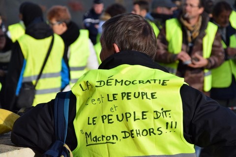 Gilet jaune image cocasse sur https://www.blagues-en-stock.org