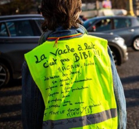 Gilet jaune image cocasse sur https://www.blagues-en-stock.org