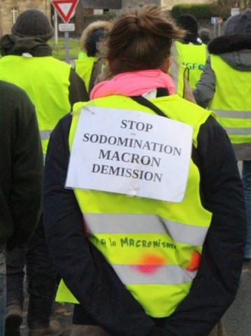 Gilet jaune image cocasse sur https://www.blagues-en-stock.org