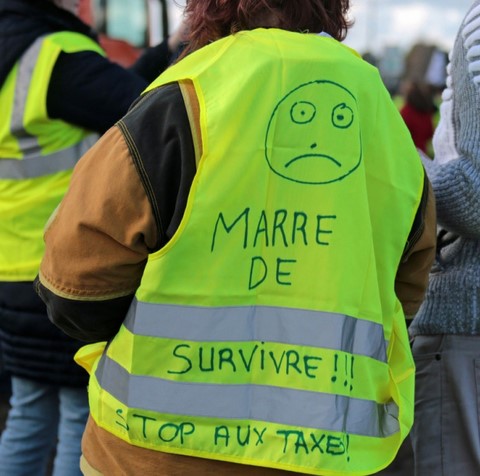 Gilet jaune image cocasse sur https://www.blagues-en-stock.org