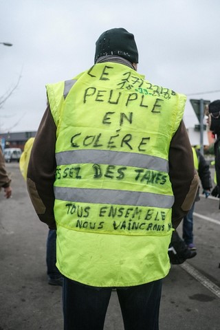 Gilet jaune image cocasse sur https://www.blagues-en-stock.org